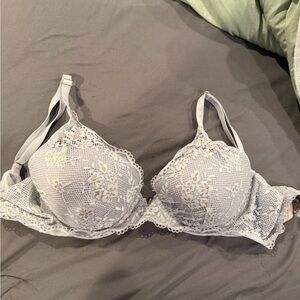 Victoria's Secret Lace Underwire Bra lightly lined